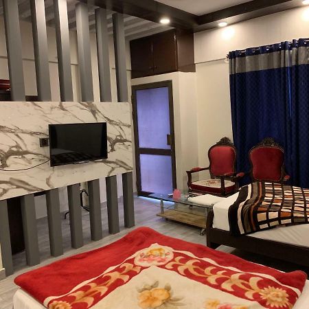 Embassy Lodge Karaczi Zewnętrze zdjęcie