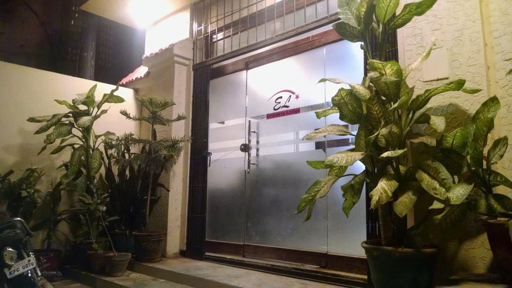 Embassy Lodge Karaczi Zewnętrze zdjęcie