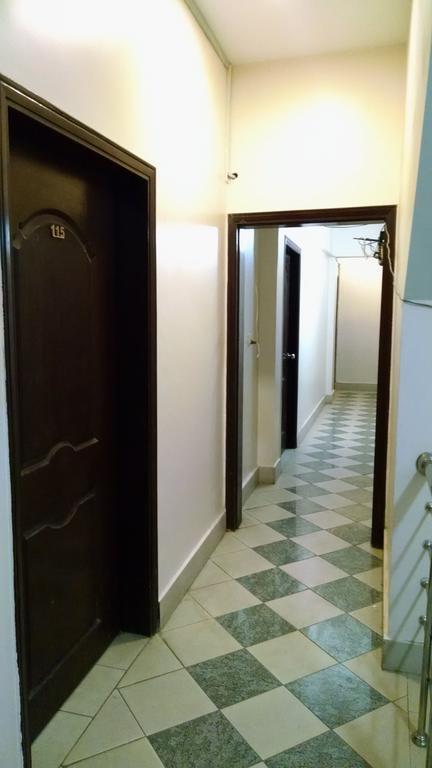 Embassy Lodge Karaczi Zewnętrze zdjęcie