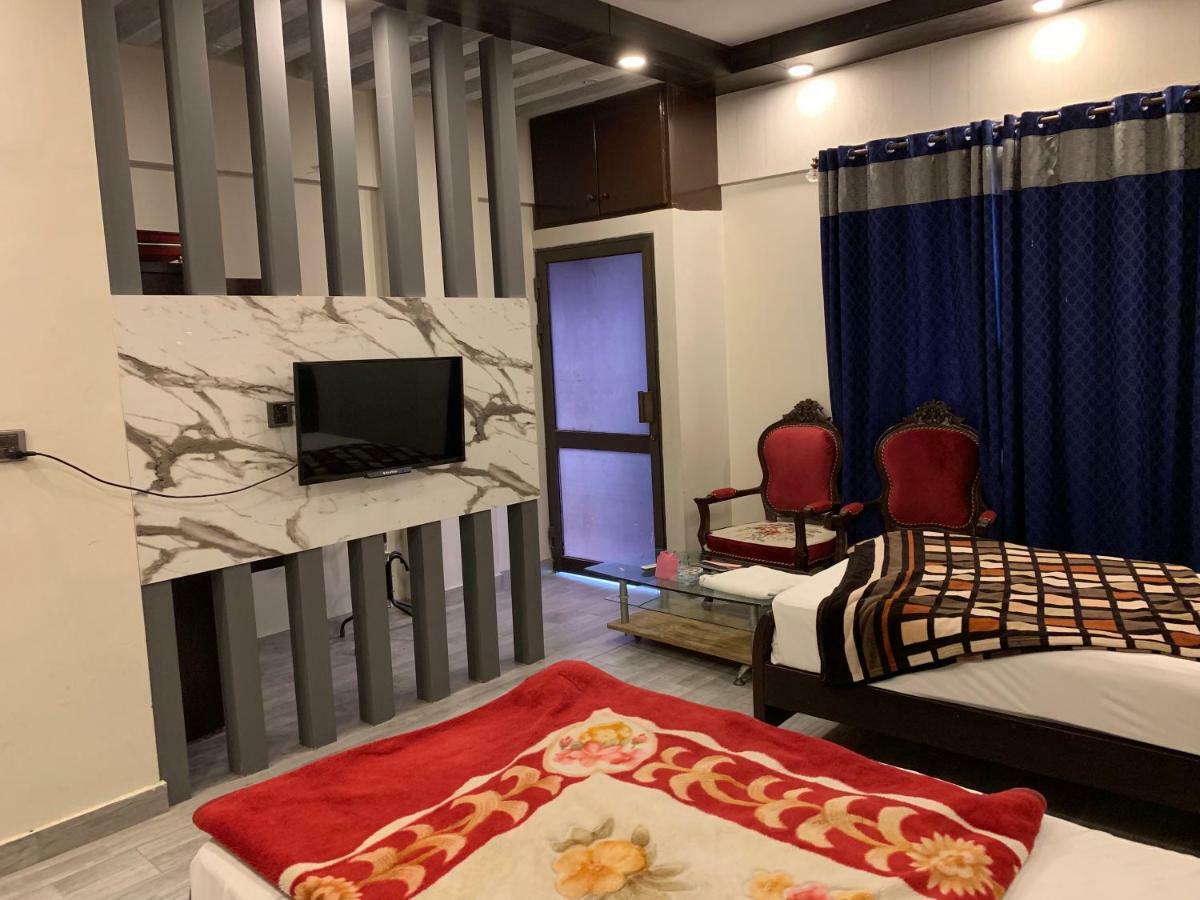 Embassy Lodge Karaczi Zewnętrze zdjęcie